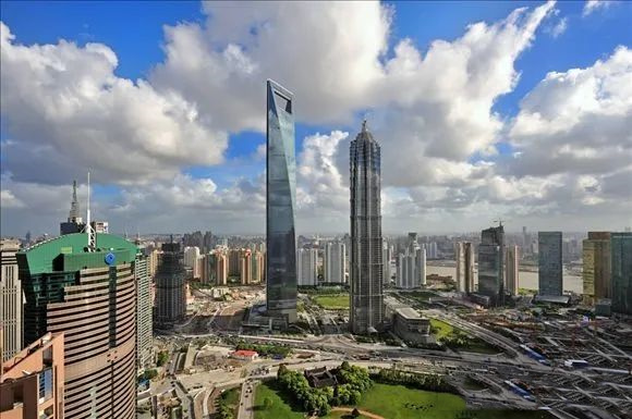 上海环球金融中心大厦业主说了，这套办公室房源出租只求租掉不求租金